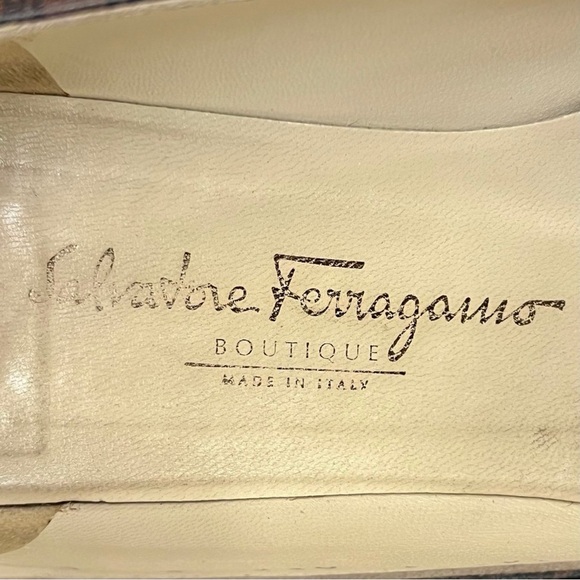 Salvatore Ferragamo Brown Vara Bow Gancini Print Low Heel Pumps – Size 8B - Picture 3 of 10